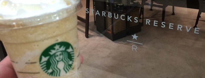 Starbucks is one of 銀座.