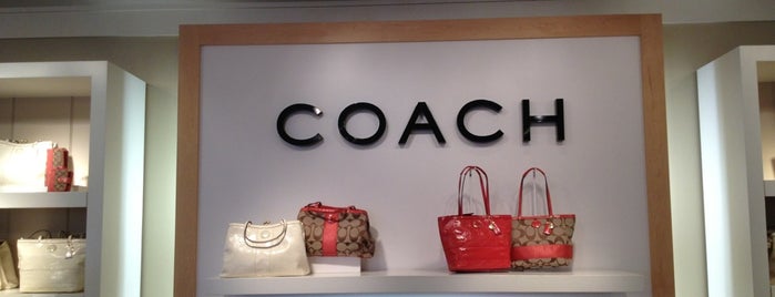 COACH Outlet is one of Locais curtidos por Chad.