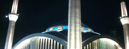 Ahmet Hamdi Akseki Camii is one of ordan burdan.