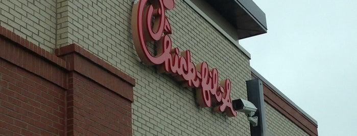 Chick-fil-A is one of Lugares favoritos de Mark.