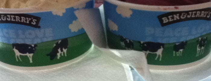 Ben & Jerry's is one of POSTRE(;.