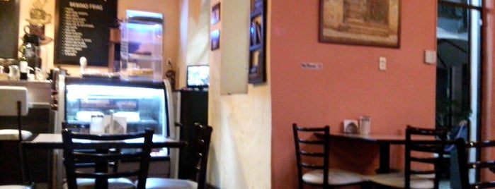 Mundo Aparte Cafe is one of Locais salvos de Mario.
