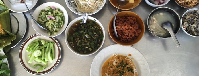 ขวัญขนมจีน Kwan Kanomjeen is one of Phuket Foodie.