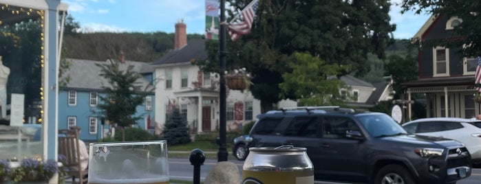 Stowe Public House is one of Vermont Craftbeer.