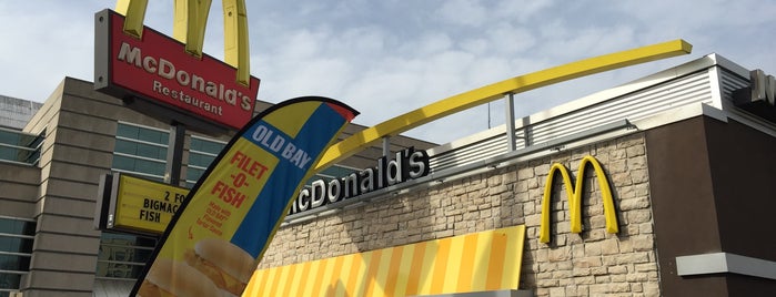 McDonald's is one of Tempat yang Disukai Matthew.