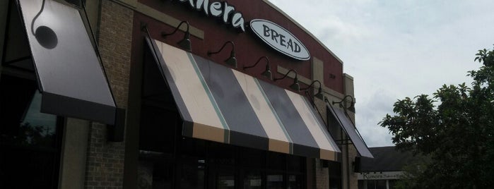 Panera Bread is one of สถานที่ที่บันทึกไว้ของ Jennifer.