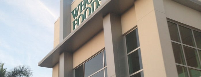 Whole Foods Market is one of Locais curtidos por Jeff.