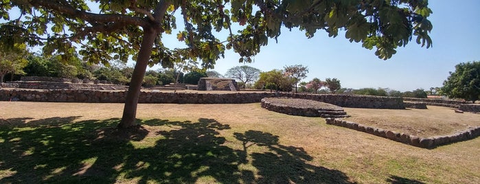 Zona Arqueológica El Chanal is one of Lugares favoritos de Maria.