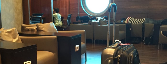 EgyptAir / Star Alliance Gold Lounge (Gienah) is one of Orte, die Nawal gefallen.