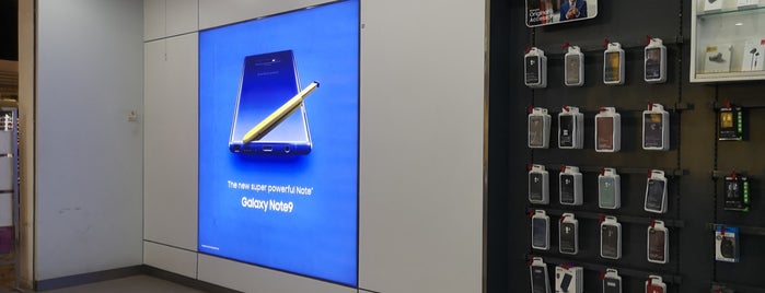 Samsung Experience Shop is one of STOREs.