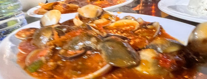 Wajir Seafood is one of Medan Culinary World.