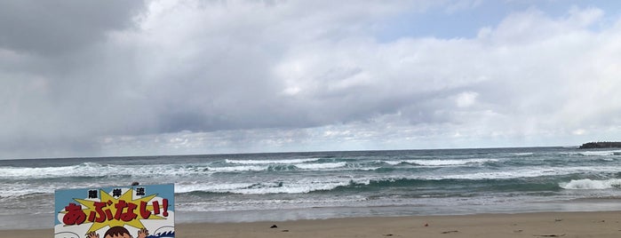 国府海水浴場 is one of Surfing /Japan.