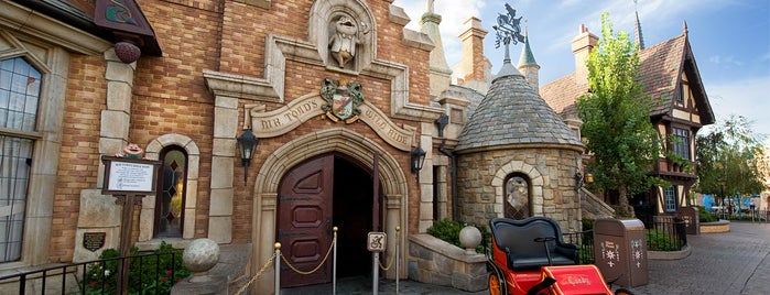 Mr. Toad's Wild Ride is one of Tempat yang Disukai Joey.