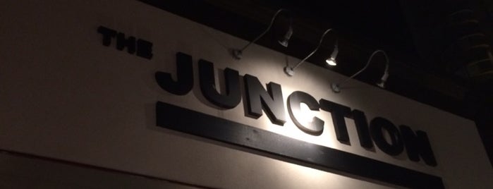 Junction Public House is one of Tempat yang Disukai Alonso.