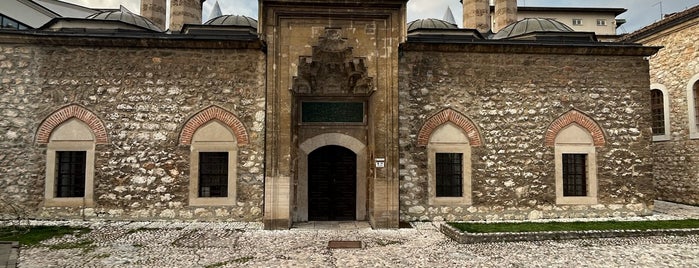 Gazi Husrev Begov Cami is one of Hunyadi been.