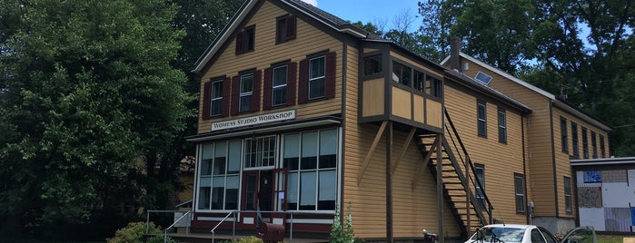 Women's Studio Workshop is one of Catskills.