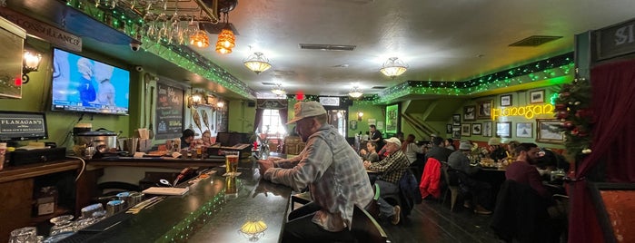 Flanagan's Irish Pub & Restaurant is one of James : понравившиеся места.