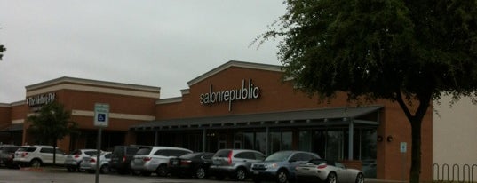 Salon Republic is one of Tempat yang Disukai Alisha.