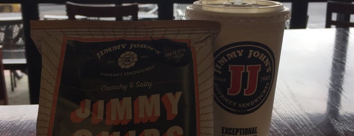 Jimmy John's is one of Orte, die Andrew gefallen.