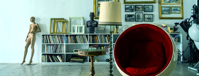 Papaya Design Furniture & Studio is one of [todo] Bangkok.