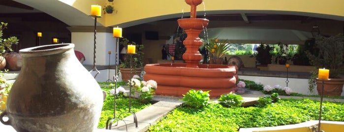 Soleil La Antigua Resort Antigua Guatemala is one of Locais curtidos por Ernesto.