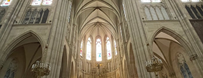 Basilique Sainte-Clotilde is one of Eglises et chapelles de Paris.