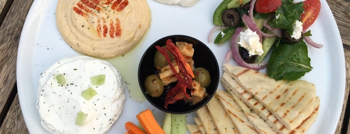 MEZZE by Roadhouse is one of Locais curtidos por NomadDiplomat.