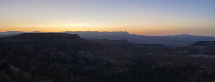Sunrise Point is one of Bryce Canyon Must See.