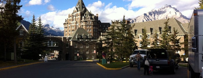 Banff Springs Ski Shop is one of Tempat yang Disukai Rob.