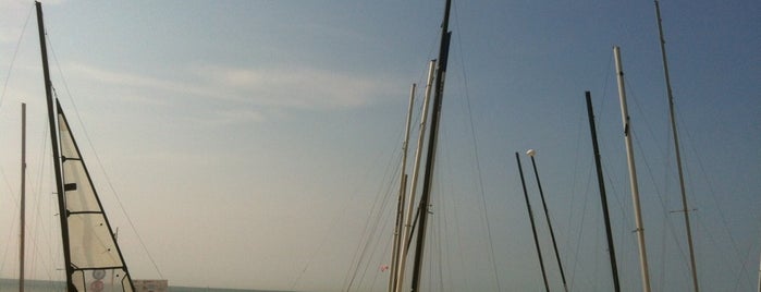 Koksijde Yachting Club is one of สถานที่ที่ Quentin ถูกใจ.