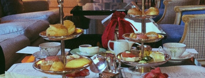 Afternoon Tea in Living Room is one of Lugares favoritos de Matt.