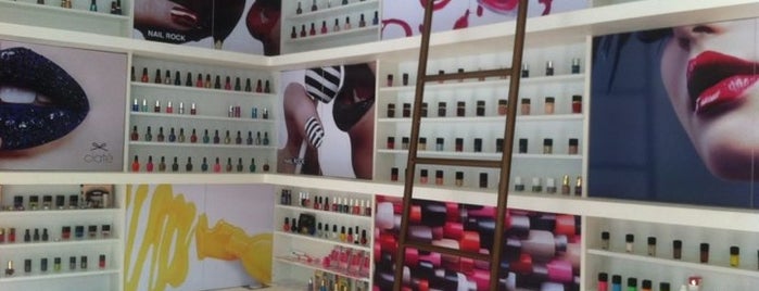 Top Nails is one of Vanja’s Liked Places.