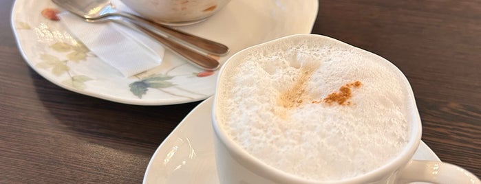 Cafe FREUNDLIEB 生田本店 is one of yåsü 님이 저장한 장소.