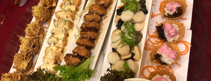 Toh Yuen Restaurant - Klang Executive Club is one of Lieux sauvegardés par ꌅꁲꉣꂑꌚꁴꁲ꒒.