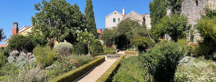 Mediteranski vrtovi is one of Šibenik.