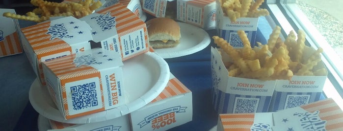 White Castle is one of Alanaさんのお気に入りスポット.