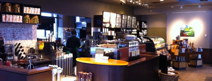 Starbucks is one of Lieux qui ont plu à David.