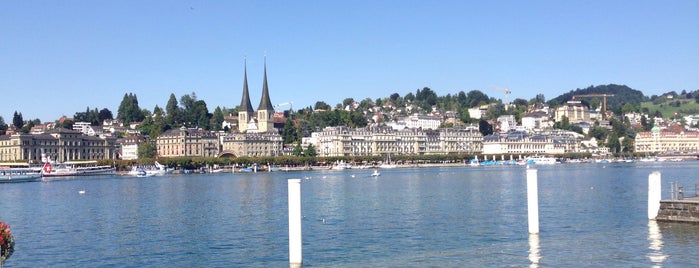 Dampfschiff Stadt Luzern is one of Lugares favoritos de Lizzie.