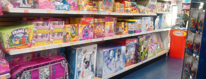 Toys"R"Us is one of Franvat'ın Beğendiği Mekanlar.