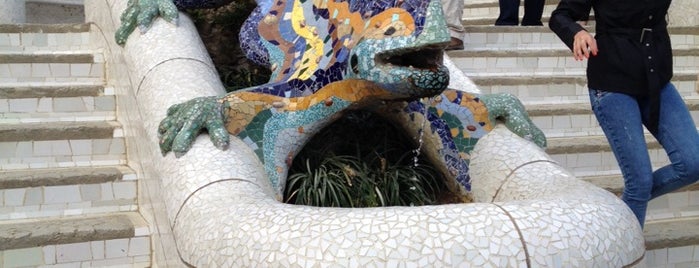 Park Güell is one of Parques.