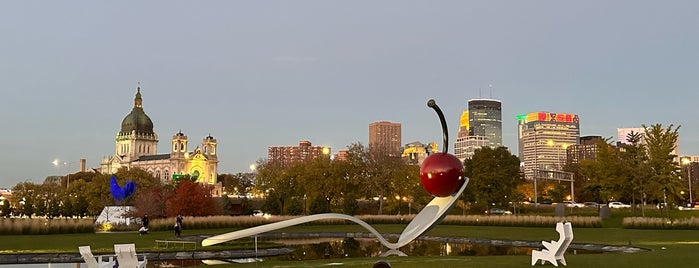 Spoonbridge and Cherry is one of Alberto J Sさんのお気に入りスポット.