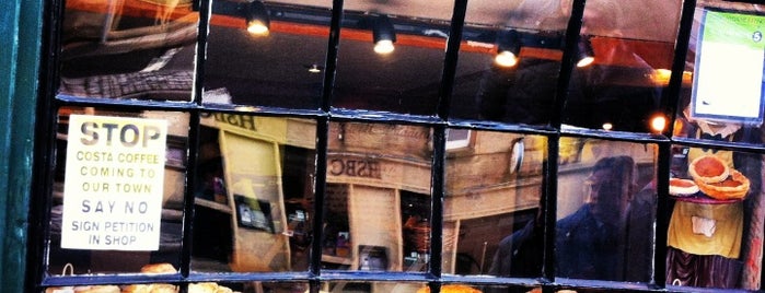 The Old Original Bakewell Pudding Shop is one of Flora'nın Beğendiği Mekanlar.
