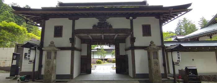 遍照尊院 is one of 高野山山上伽藍.