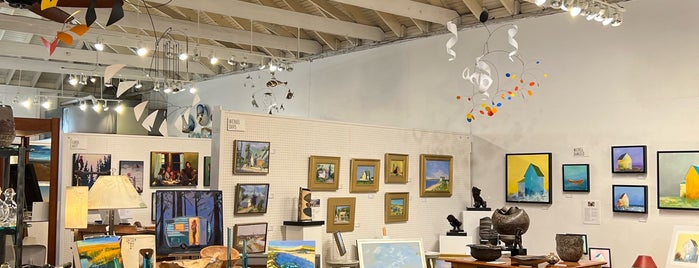 Left Bank Gallery is one of Cape cod.