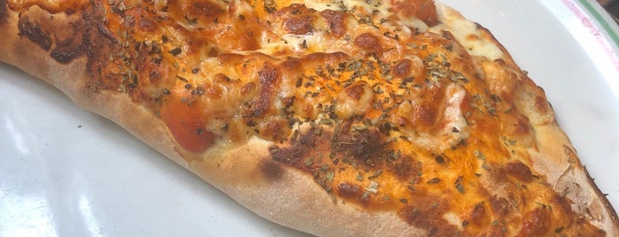 Le Palinuro is one of Pizzas.