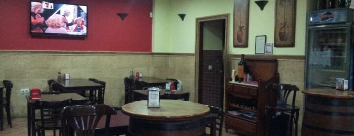 Cafe Bar La Vaguada is one of Tempat yang Disukai Francisco.