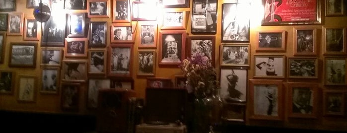 Bohemia Jazz Cafe is one of สถานที่ที่ Oscar ถูกใจ.