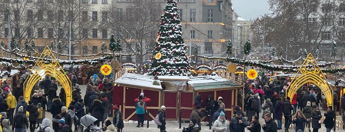Vánoční trhy is one of Tempat yang Disukai Miroslav.