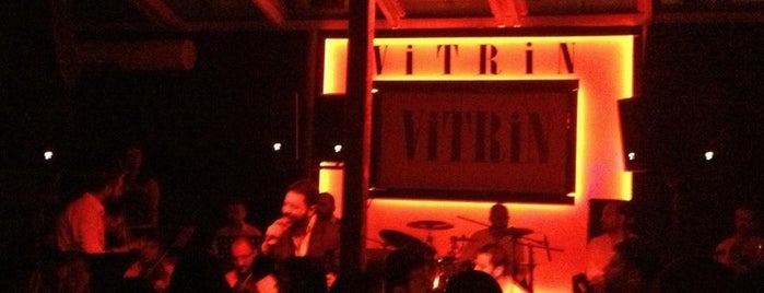 Club vitrin is one of Gül Özcanさんのお気に入りスポット.