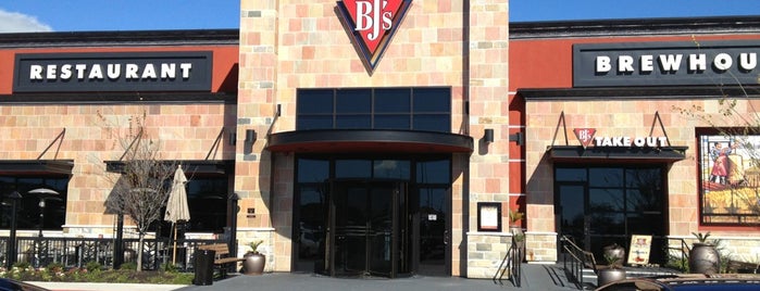 BJ's Restaurant & Brewhouse is one of The 13 Best Places for Garlic Chicken in Austin.